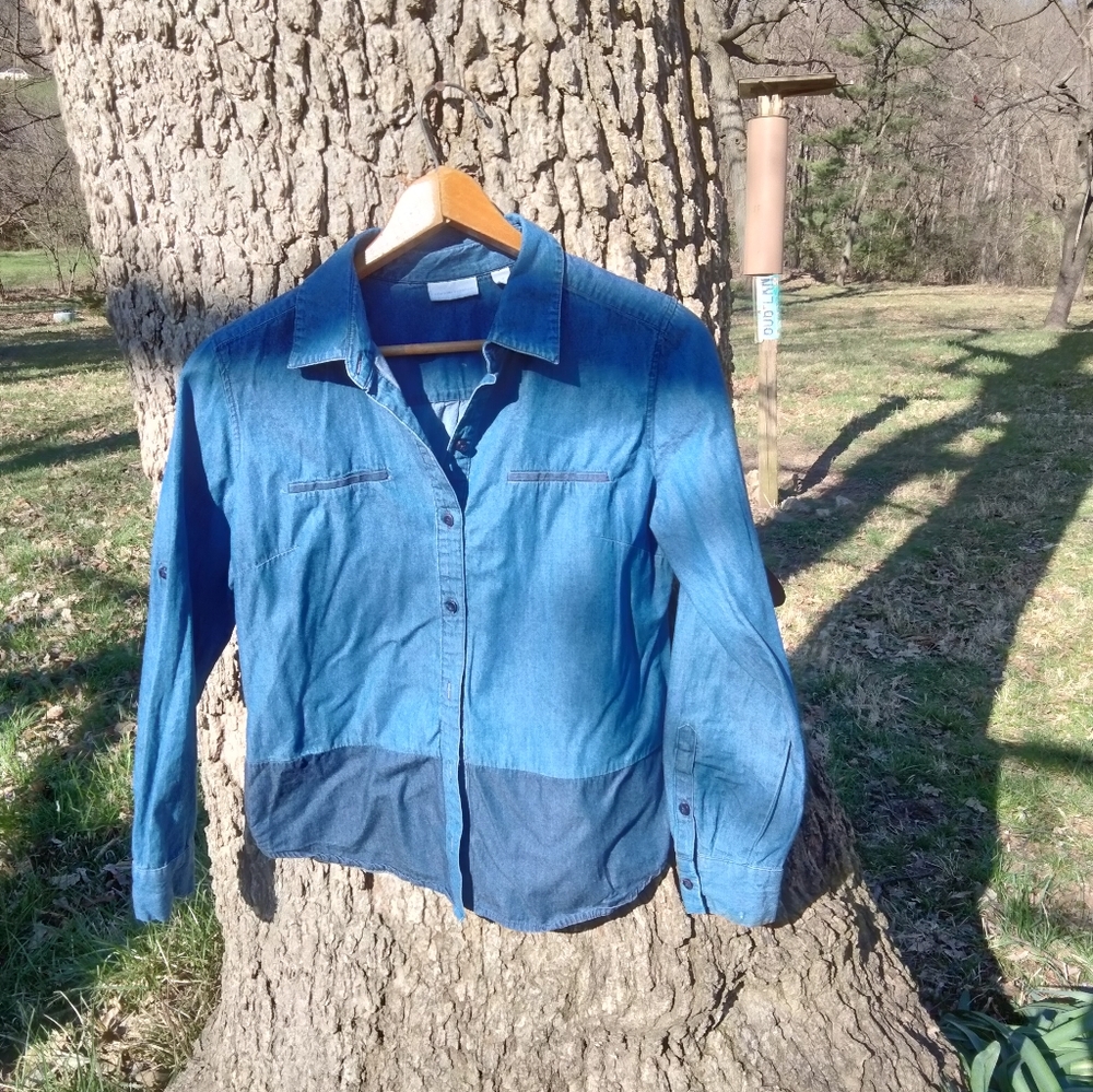 New York and Company Blouse in size M